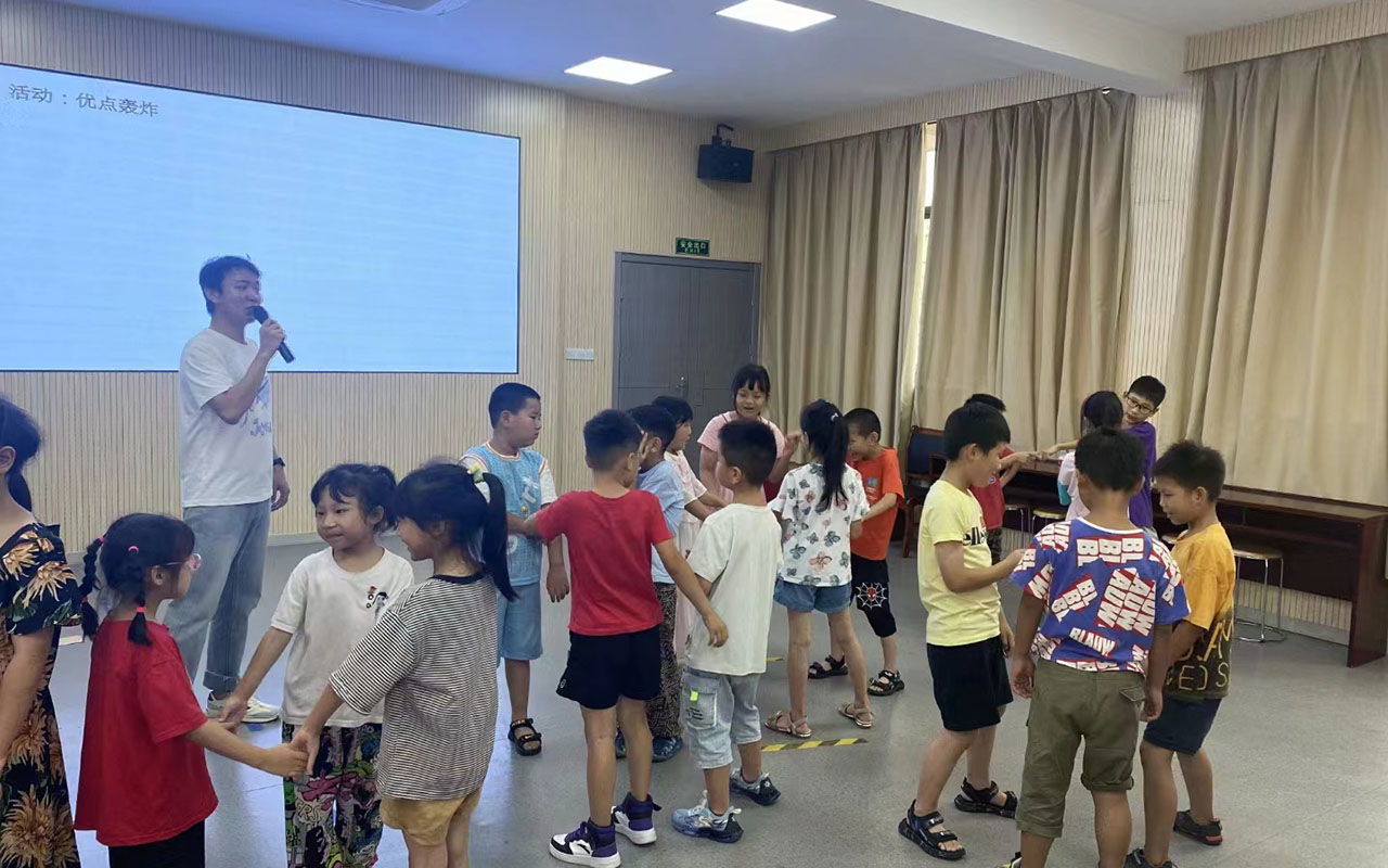 潮安龙观乡中心学校